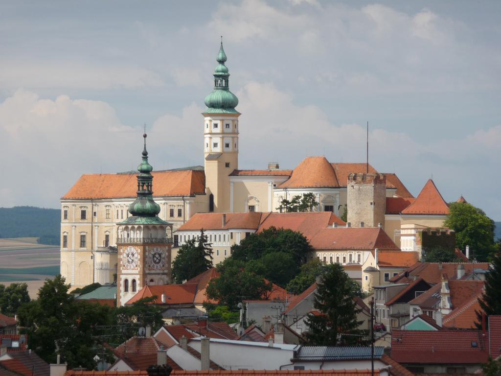 Pension Crhan Мікулов Екстер'єр фото